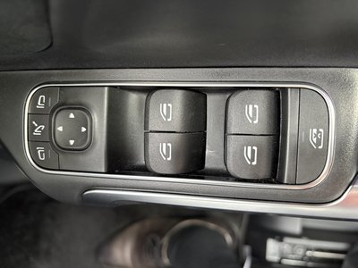 2025 Mercedes-BENZ GLB — миниатюра 39