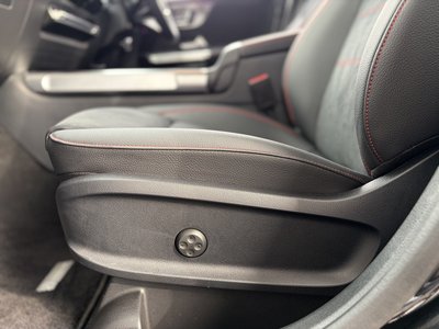 2025 Mercedes-BENZ GLB — миниатюра 34
