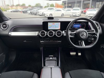 2025 Mercedes-BENZ GLB — миниатюра 11
