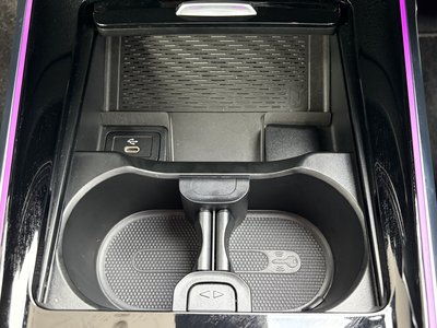 2025 Mercedes-BENZ GLB — миниатюра 30