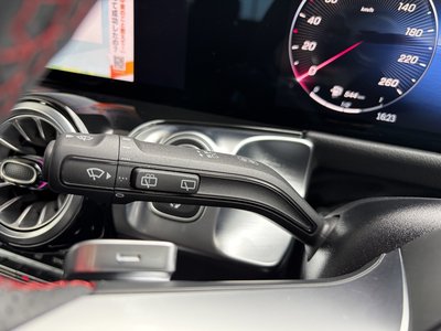 2025 Mercedes-BENZ GLB — миниатюра 37