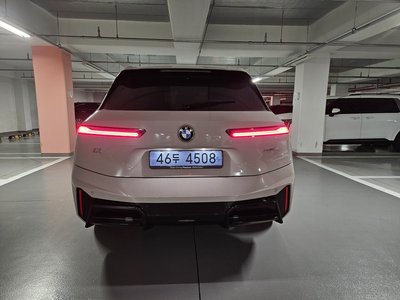 2025 BMW IX photo 2