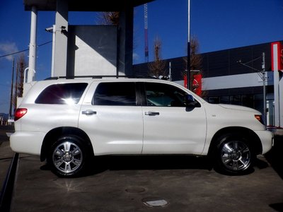 TOYOTA SEQUOIA - 6