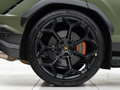 LAMBORGHINI URUS - 8