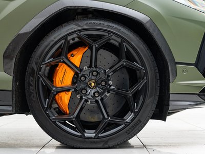 LAMBORGHINI URUS - 9