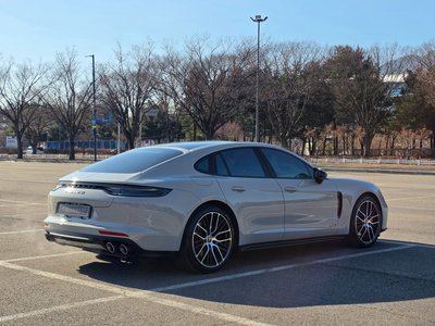 PORSCHE PANAMERA - 4