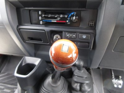 صورة مصغرة 48 لـ 2015 Toyota LAND CRUISER 70