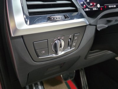 2021 BMW X4 M — миниатюра 26