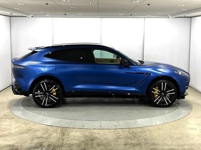 ASTON MARTIN DBX - 5
