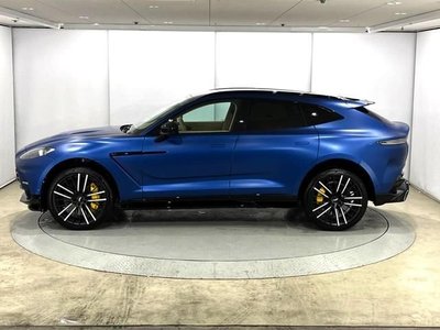 ASTON MARTIN DBX - 6