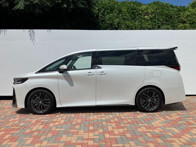 2026 Toyota VELLFIRE photo 6