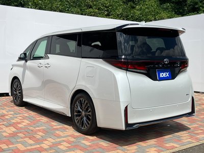 2026 Toyota VELLFIRE photo 9