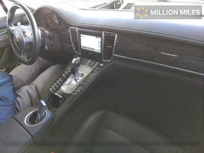 PORSCHE PANAMERA - 3