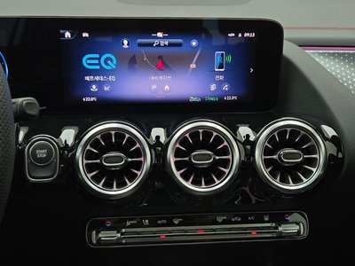 2025 Mercedes-BENZ EQA thumbnail 16