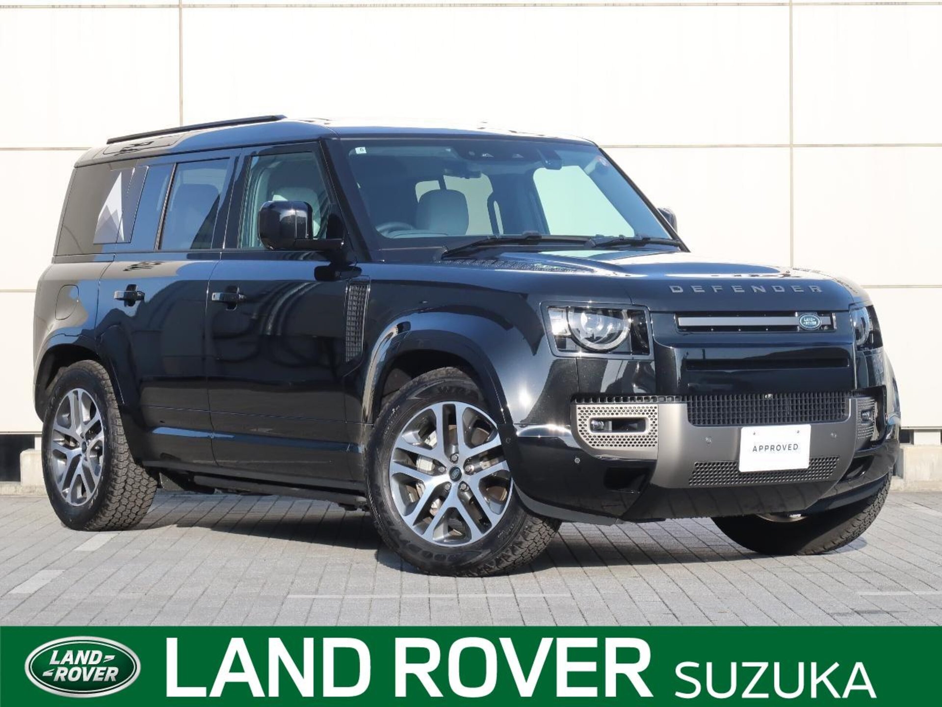 LAND ROVER DEFENDER - View 1