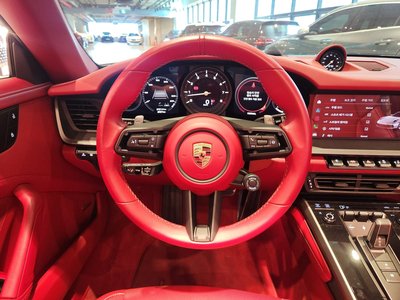 صورة 10 لـ 2024 Porsche 911