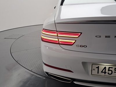 GENESIS G80 (RG3) - 10