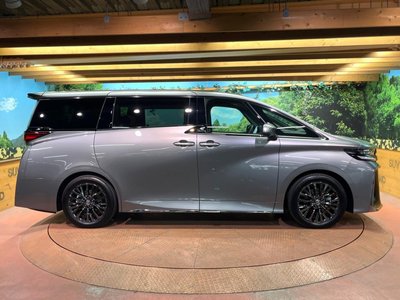 صورة مصغرة 62 لـ 2025 Toyota VELLFIRE