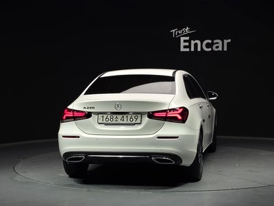 2021 Mercedes-BENZ A-CLASS photo 3