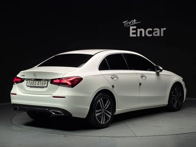 2021 Mercedes-BENZ A-CLASS photo 4