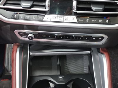 2021 BMW X6 — миниатюра 30