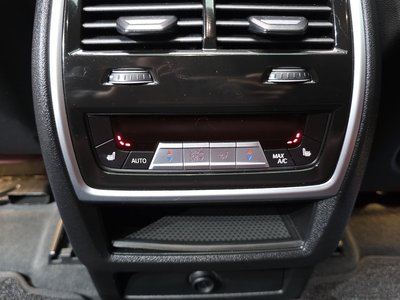 2021 BMW X6 — миниатюра 35