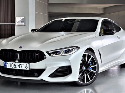 BMW 8 SERIES