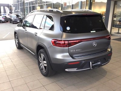 MERCEDES-BENZ EQB - 9