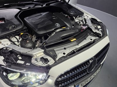 MERCEDES-BENZ E-CLASS - 7