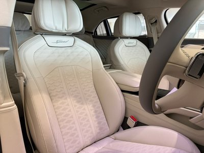 2025 Bentley FLYING SPUR 照片 10
