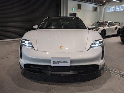 PORSCHE TAYCAN CROSS TURISMO - 7