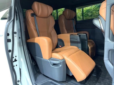 صورة 9 لـ 2025 Toyota VELLFIRE