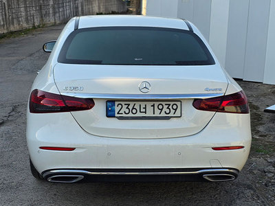 MERCEDES-BENZ E-CLASS - 4