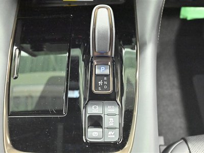 صورة 7 لـ 2023 Toyota VELLFIRE