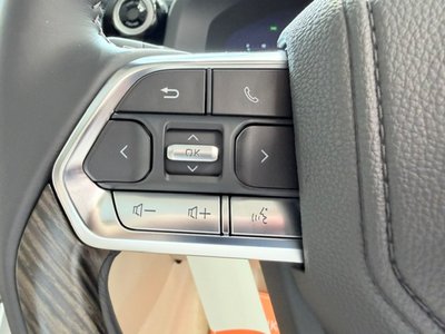 2025 Toyota LAND CRUISER 300 — миниатюра 26