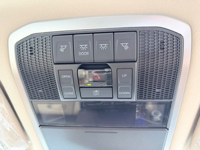 2025 Toyota LAND CRUISER 300 — миниатюра 30