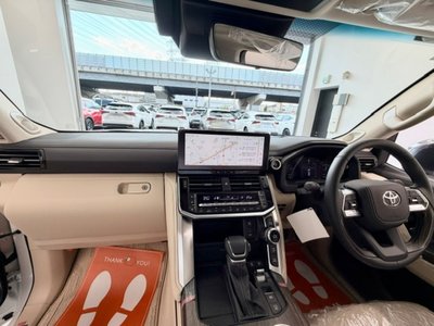2025 Toyota LAND CRUISER 300 — миниатюра 37
