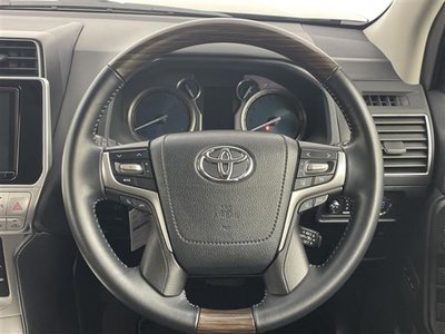 2018 Toyota LAND CRUISER PRADO — миниатюра 19