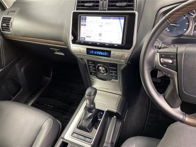 2018 Toyota LAND CRUISER PRADO — миниатюра 24