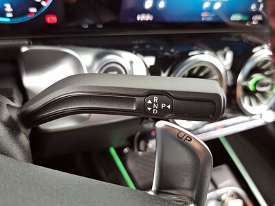 MERCEDES-BENZ GLB - 9