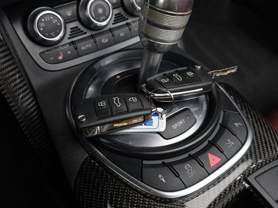 صورة مصغرة 18 لـ 2011 AUDI R8