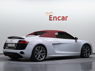 صورة 5 لـ 2011 AUDI R8