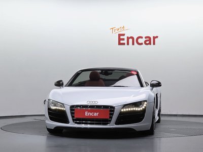 صورة 2 لـ 2011 AUDI R8