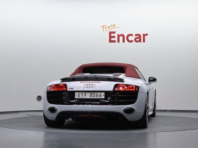 صورة 3 لـ 2011 AUDI R8