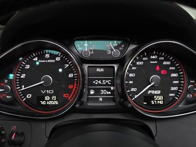 صورة 8 لـ 2011 AUDI R8