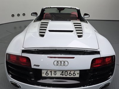 صورة مصغرة 20 لـ 2011 AUDI R8