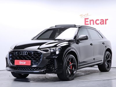 AUDI RSQ8