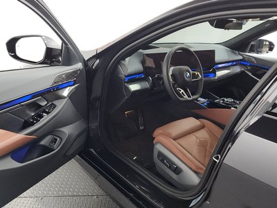 2025 BMW 5 SERIES 缩略图 13