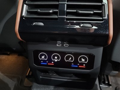 2025 BMW 5 SERIES 缩略图 31