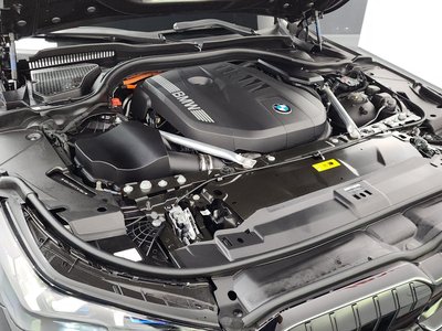 صورة 7 لـ 2025 BMW 5 SERIES